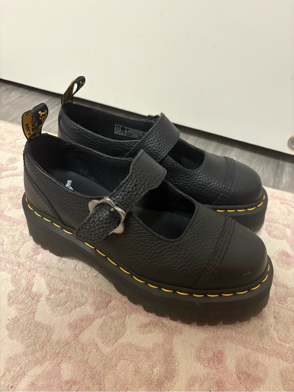 Dr. Martens Addina Flower
Mary Janes